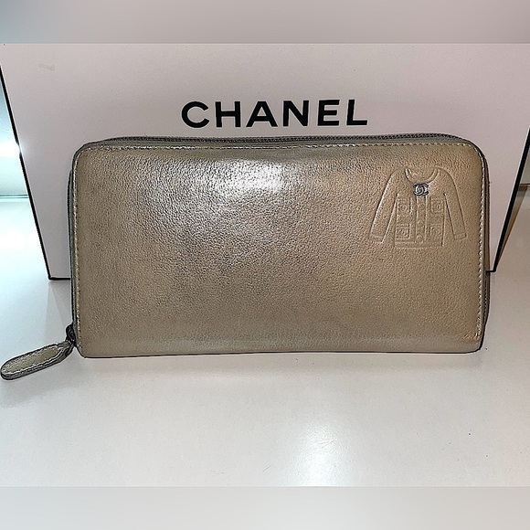 CC Jacket Motif Chanel Long Zip Around Zippy Wallet Leather Champagne Gold RARE - Picture 1 of 17